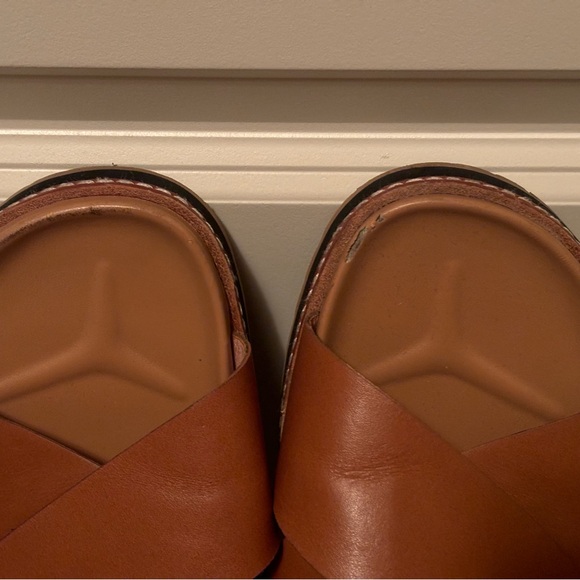 Madewell Dayna Lugsole Slide Sandal in Leather English Saddle | Camel/Brown - Picture 3 of 7